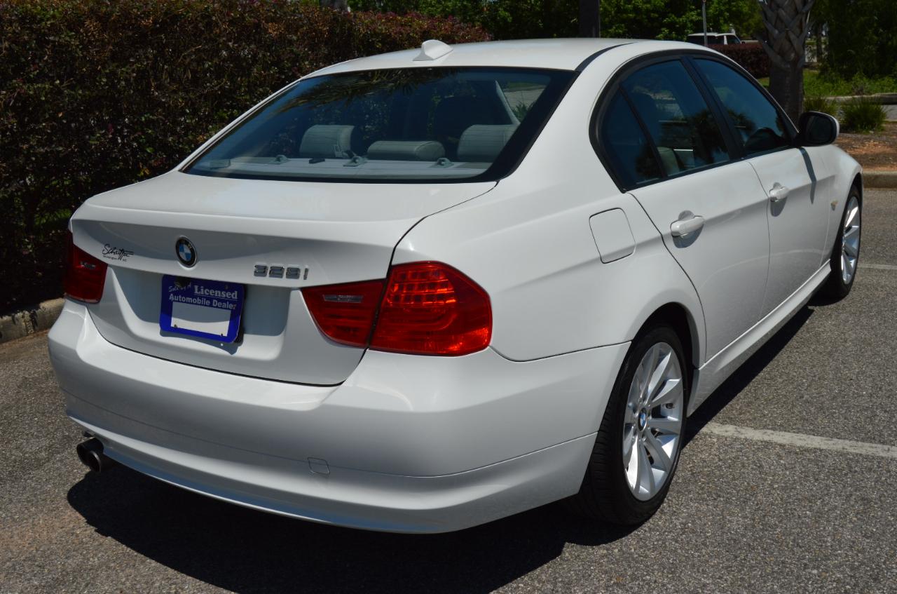 BMW 3-Series 328i 4D Sedan 2011