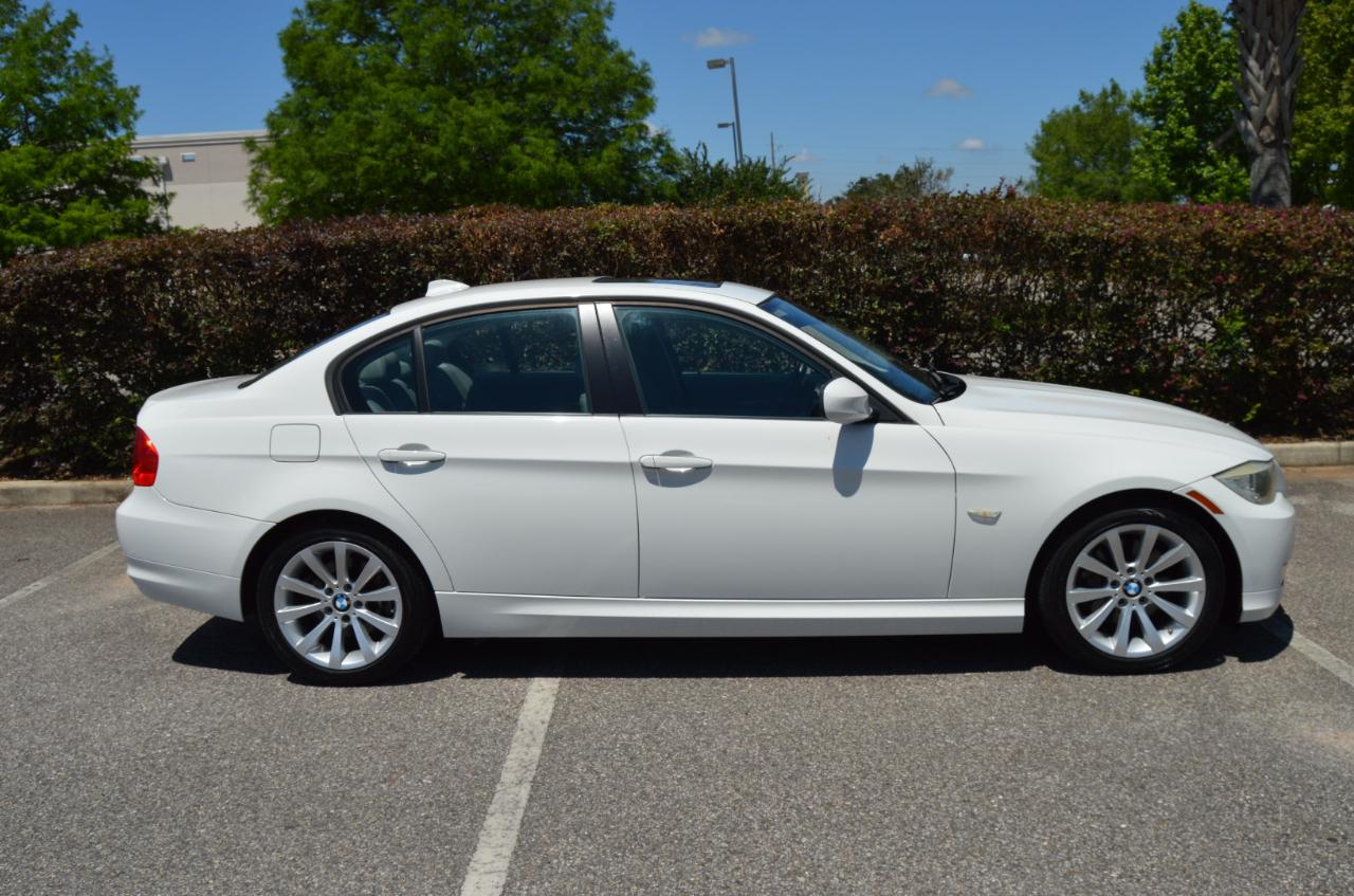 BMW 3-Series 328i 4D Sedan 2011