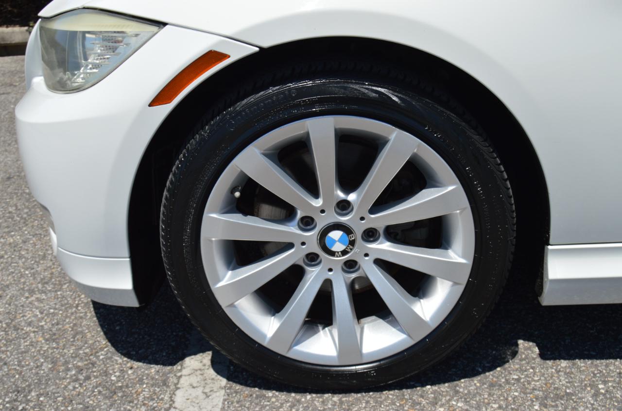 BMW 3-Series 328i 4D Sedan 2011