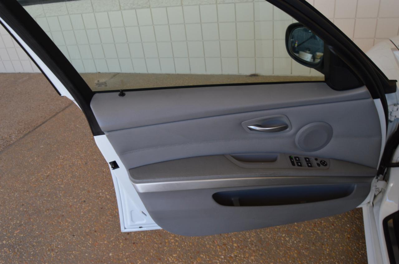 BMW 3-Series 328i 4D Sedan 2011