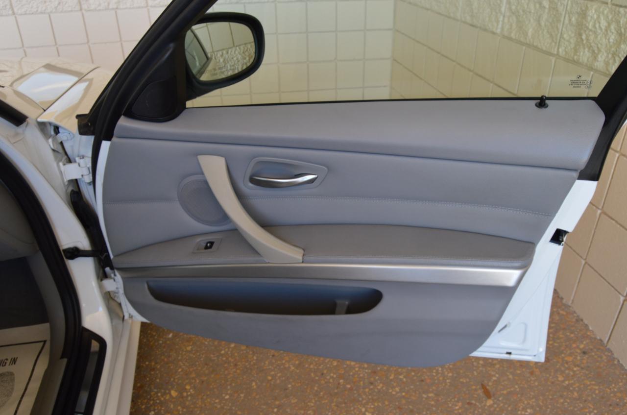 BMW 3-Series 328i 4D Sedan 2011