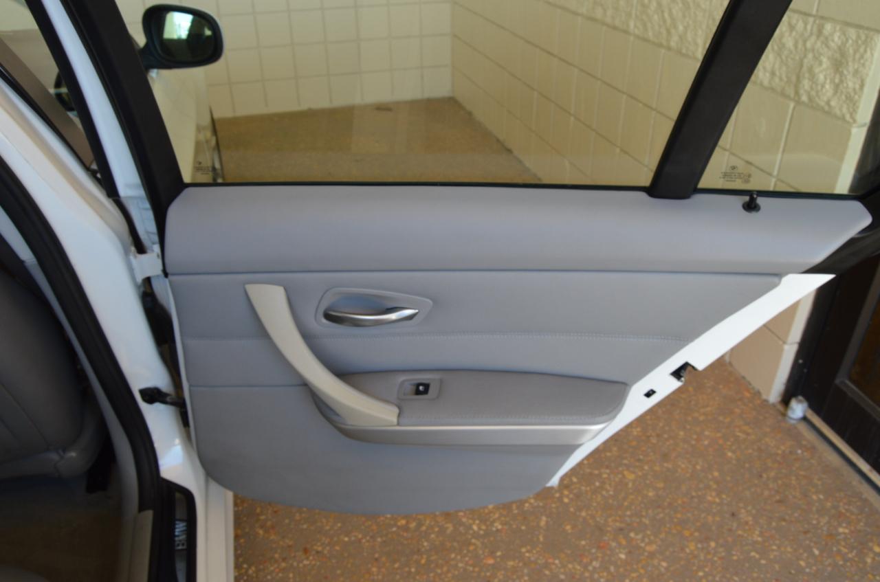 BMW 3-Series 328i 4D Sedan 2011