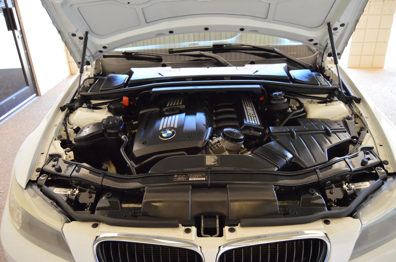 BMW 3-Series 328i 4D Sedan 2011