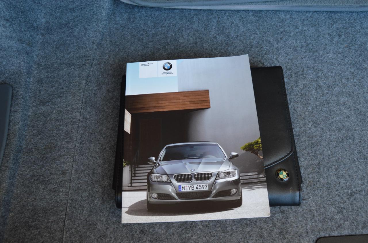BMW 3-Series 328i 4D Sedan 2011