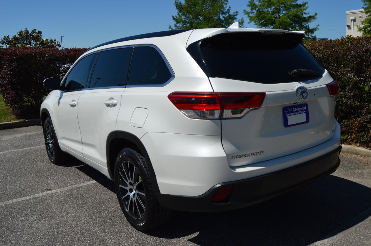 Toyota Highlander SE FWD V6 2017