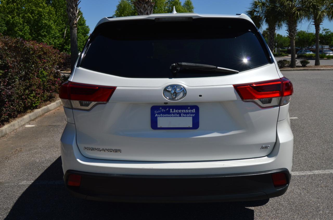 Toyota Highlander SE FWD V6 2017