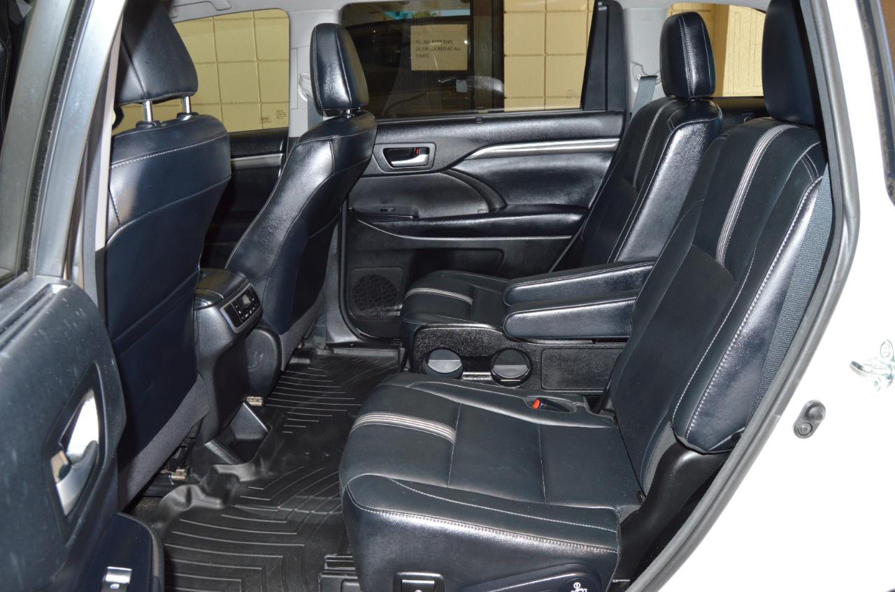 Toyota Highlander SE FWD V6 2017