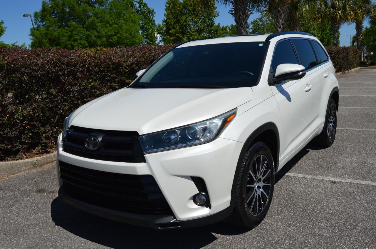 Toyota Highlander SE FWD V6 2017