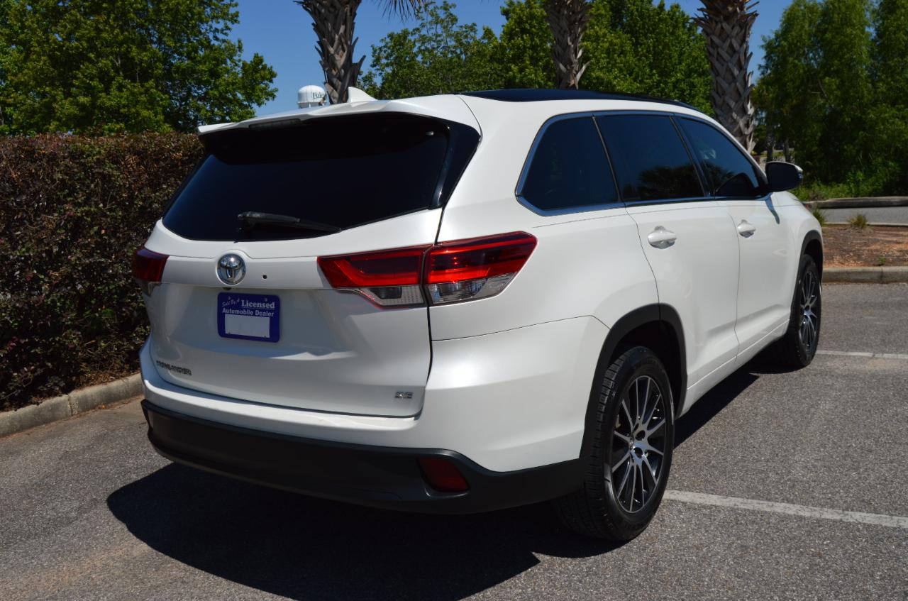 Toyota Highlander SE FWD V6 2017