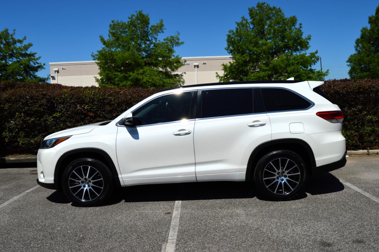 Toyota Highlander SE FWD V6 2017