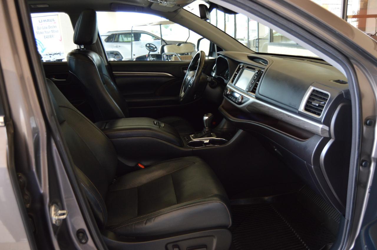 Toyota Highlander Limited Platinum FWD V6 2018