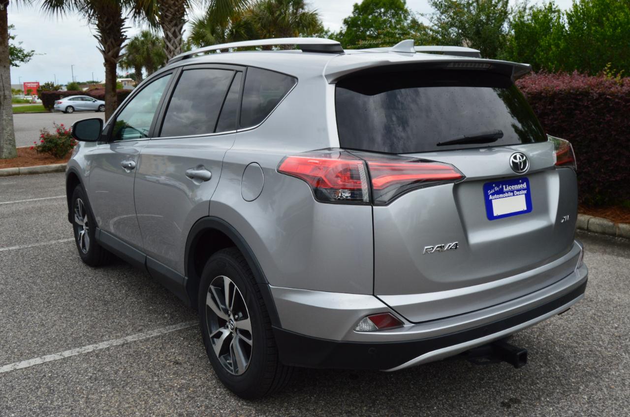 Toyota RAV4 XLE FWD 2016