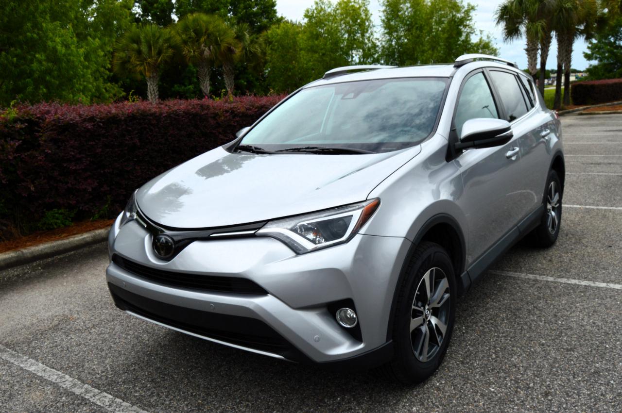 Toyota RAV4 XLE FWD 2016
