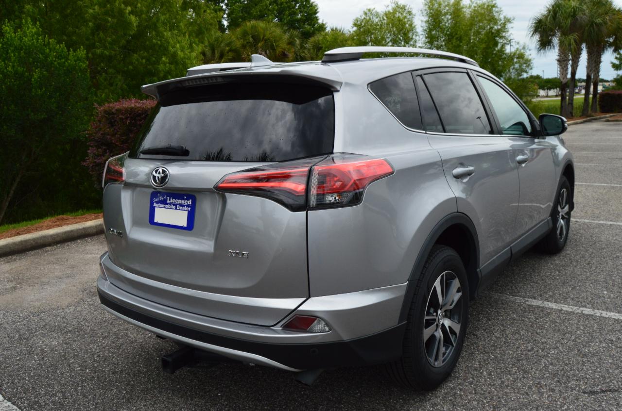 Toyota RAV4 XLE FWD 2016