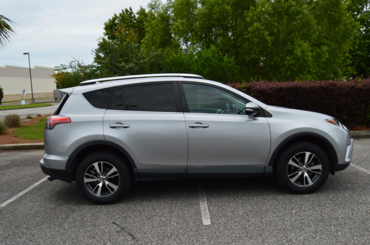 Toyota RAV4 XLE FWD 2016