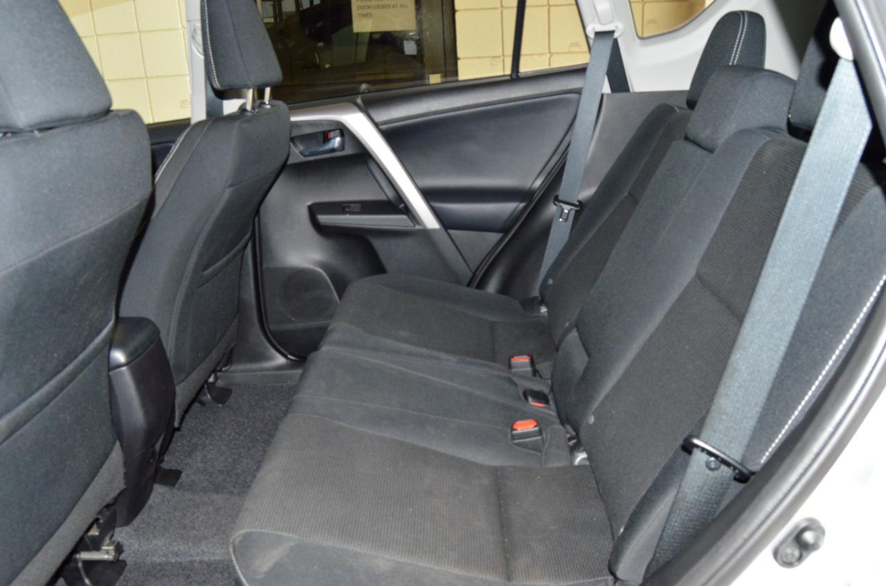 Toyota RAV4 XLE FWD 2016