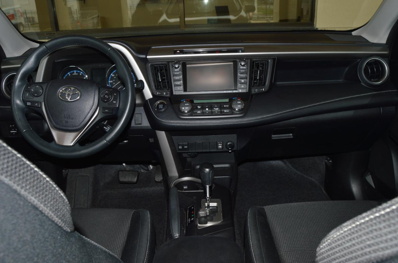 Toyota RAV4 XLE FWD 2016