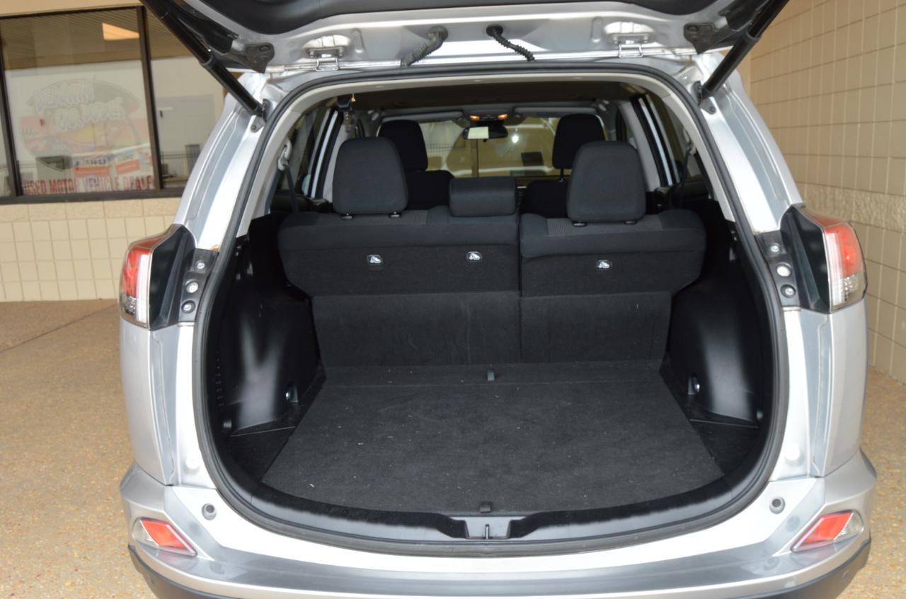 Toyota RAV4 XLE FWD 2016
