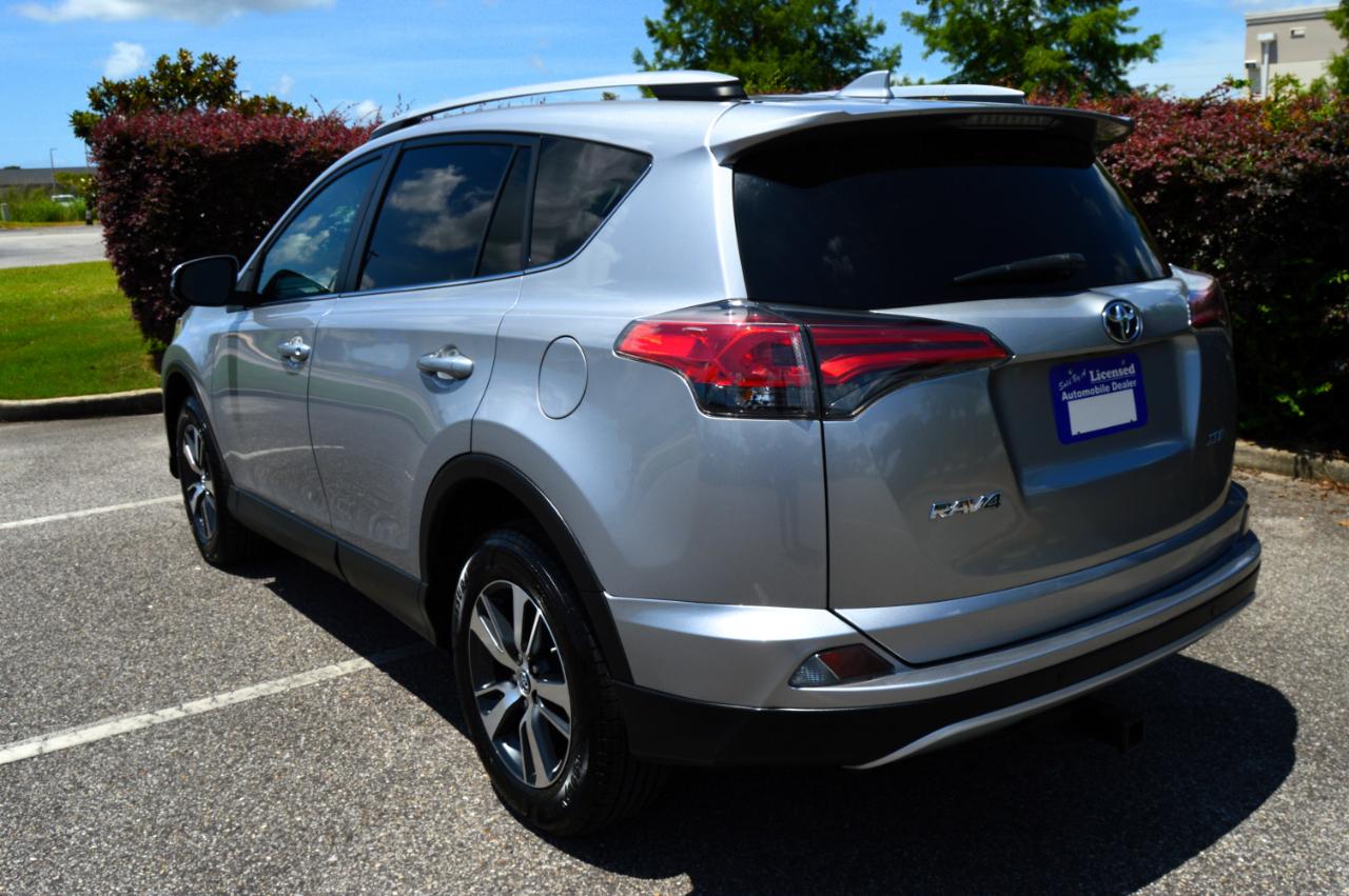 Toyota RAV4 XLE FWD 2016
