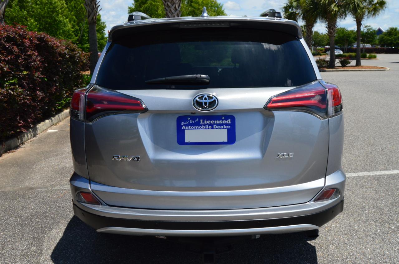 Toyota RAV4 XLE FWD 2016