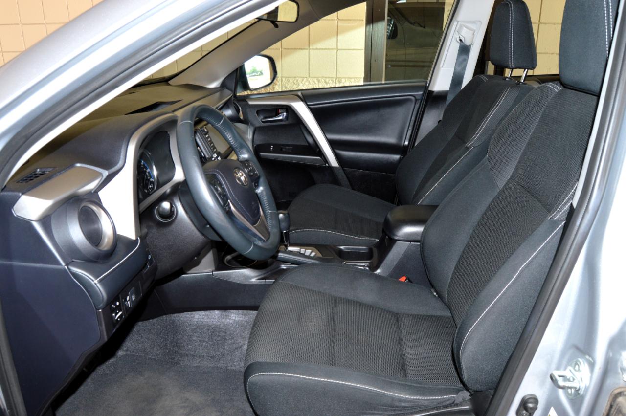 Toyota RAV4 XLE FWD 2016