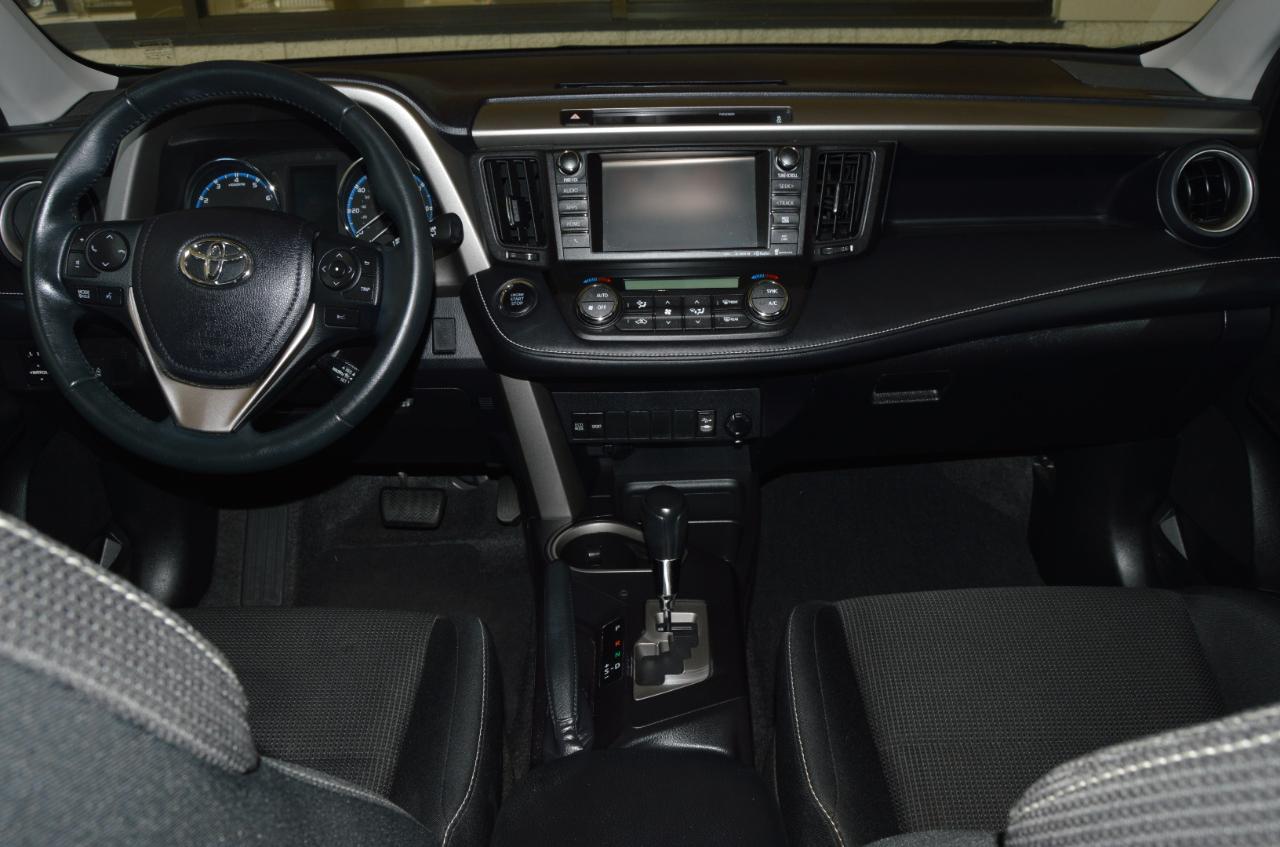 Toyota RAV4 XLE FWD 2016