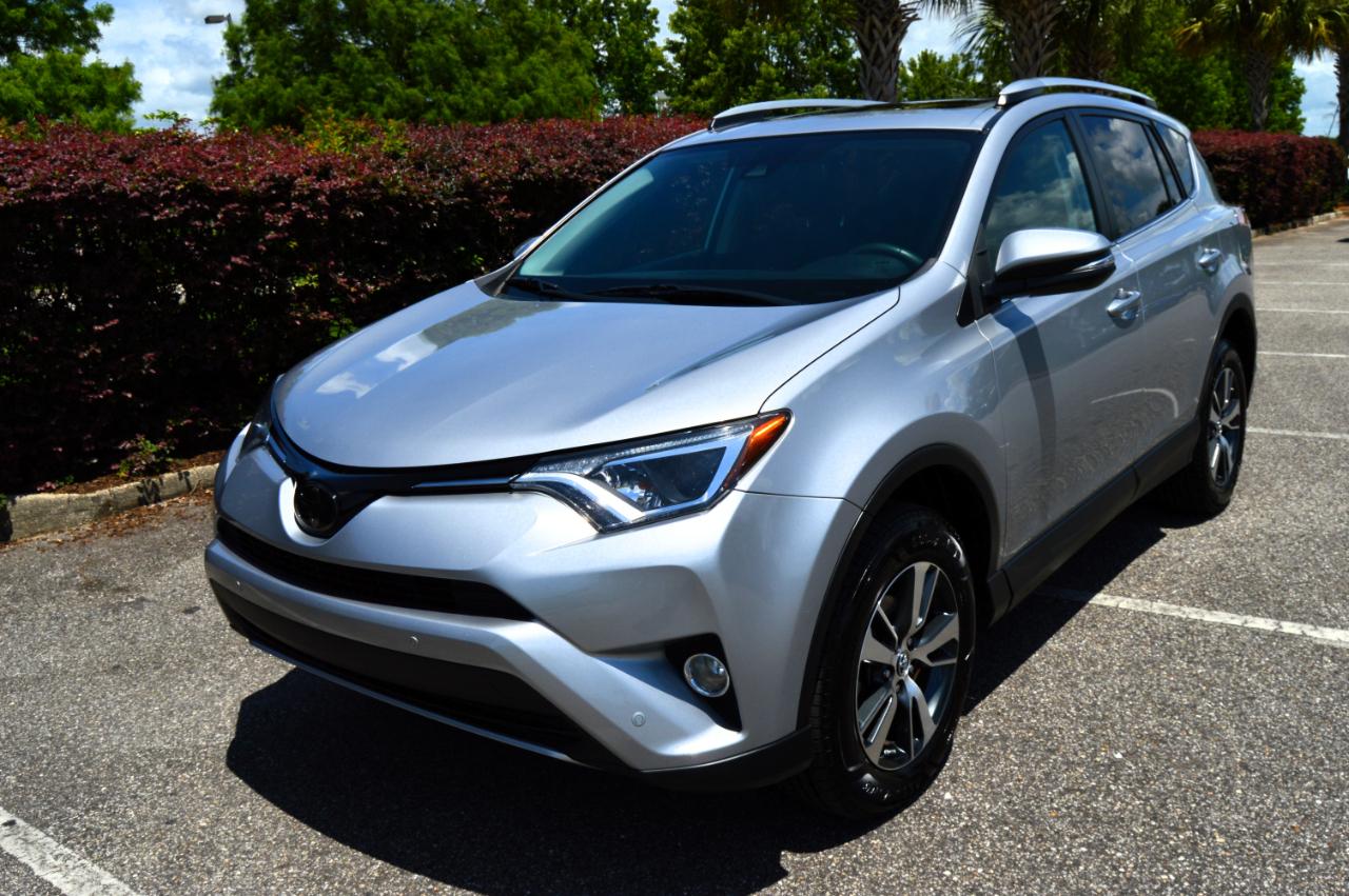 Toyota RAV4 XLE FWD 2016