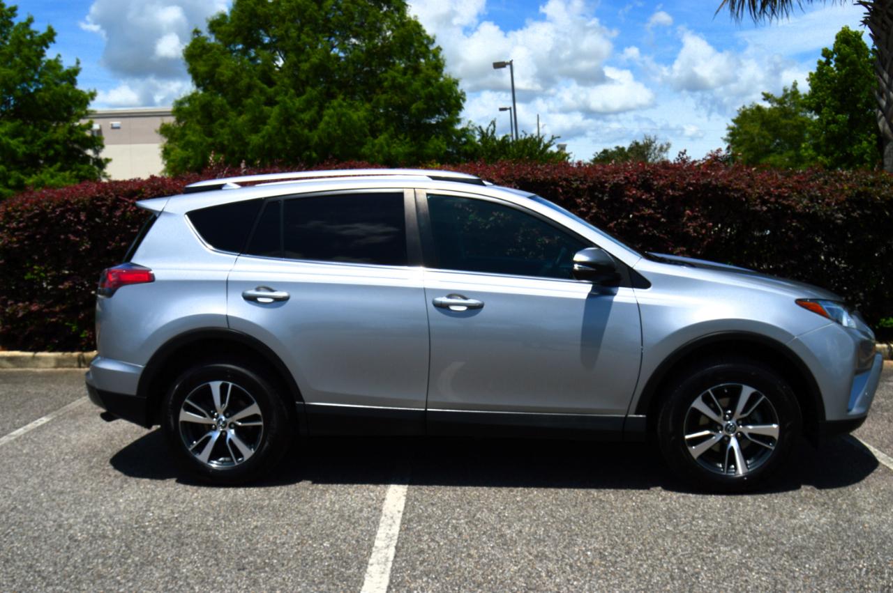 Toyota RAV4 XLE FWD 2016