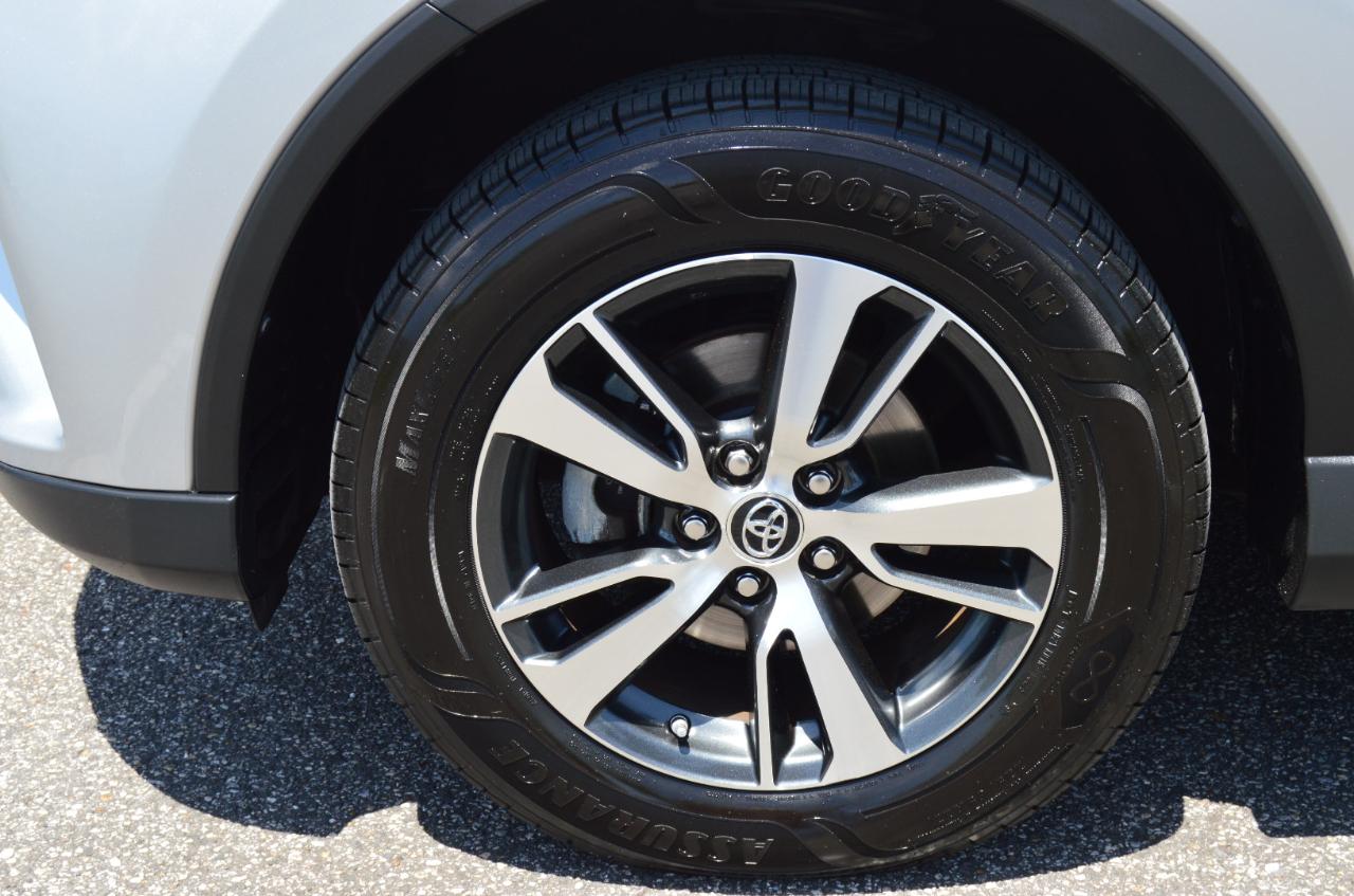 Toyota RAV4 XLE FWD 2016