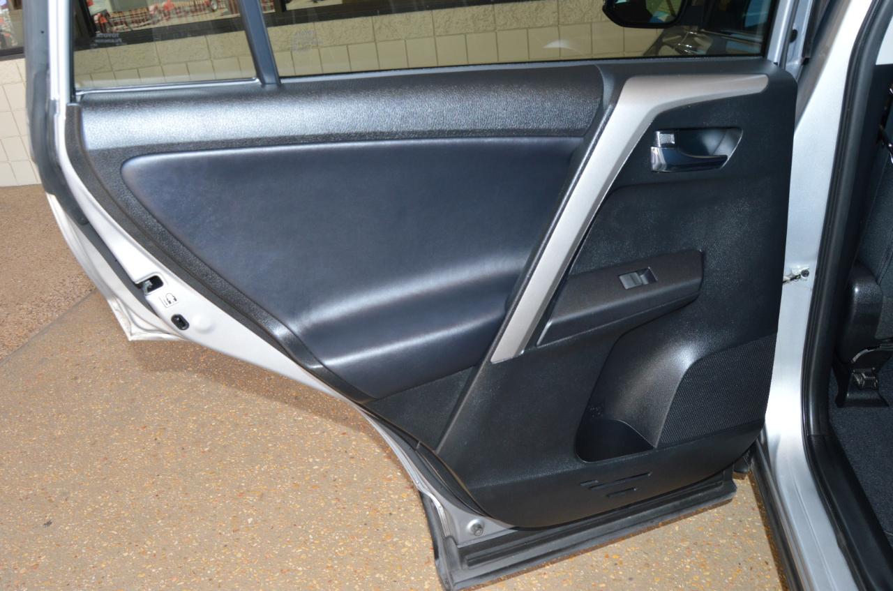 Toyota RAV4 XLE FWD 2016