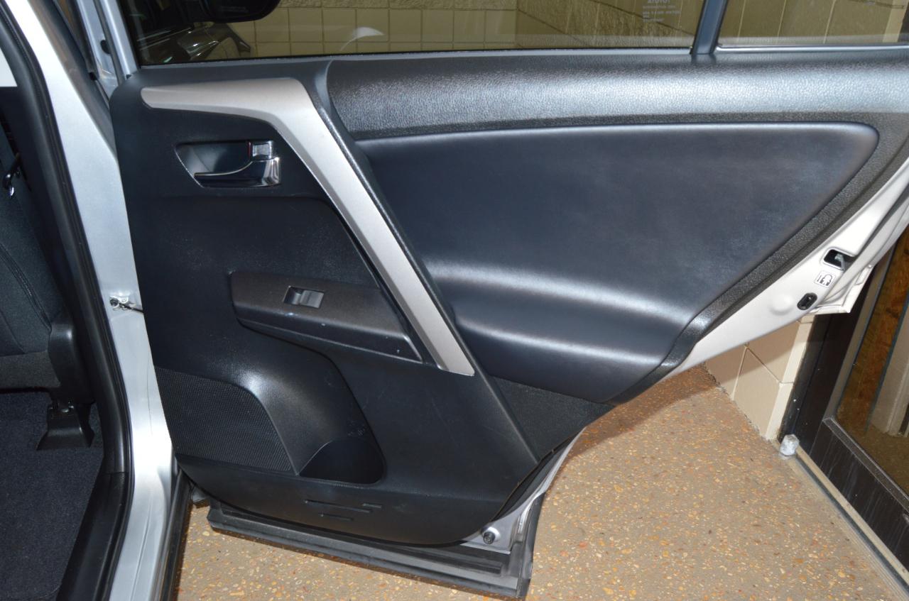 Toyota RAV4 XLE FWD 2016