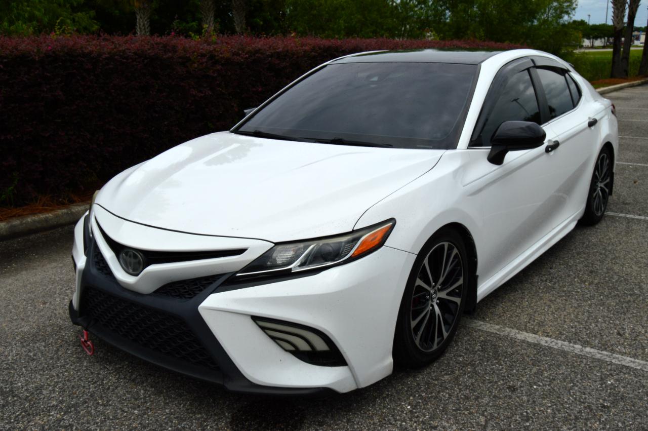Toyota Camry SE 2018