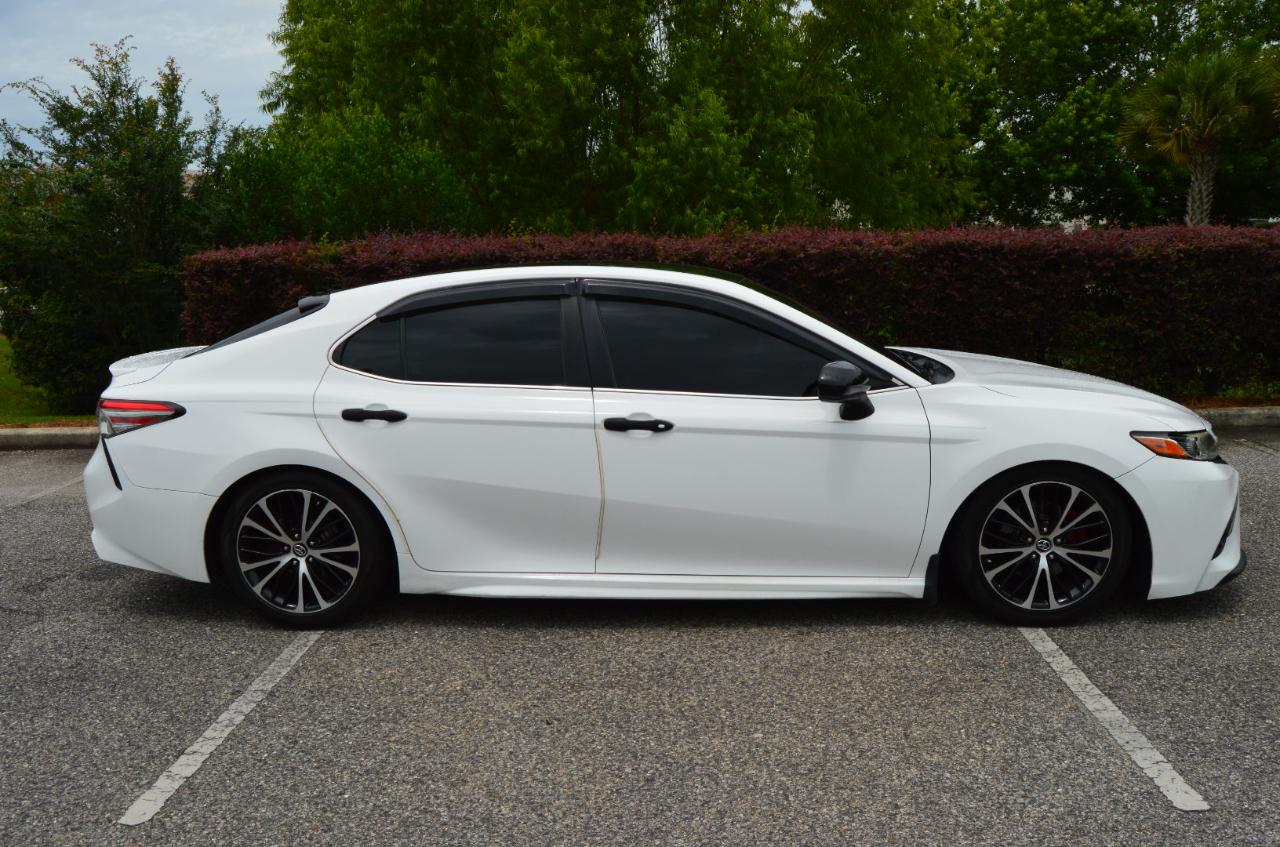 Toyota Camry SE 2018