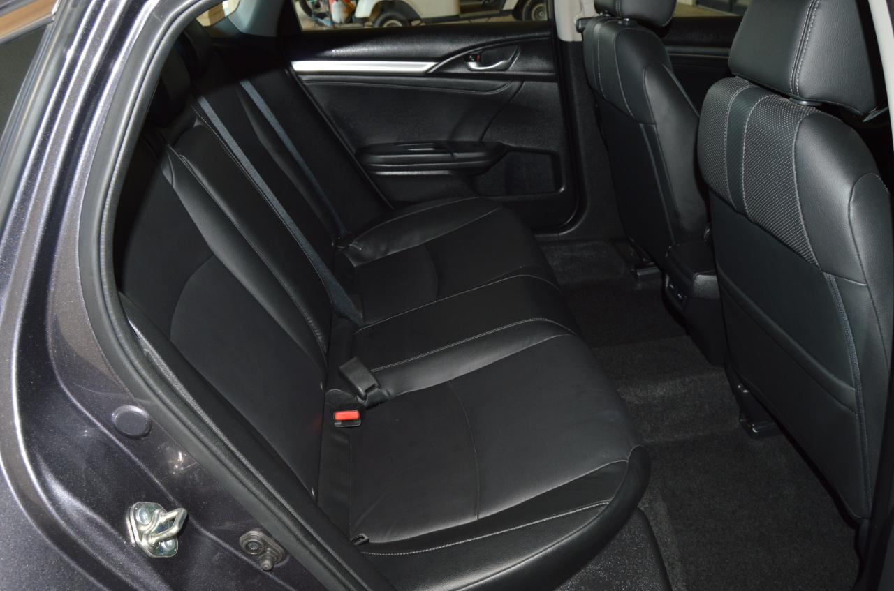 Honda Civic Touring Sedan CVT 2016