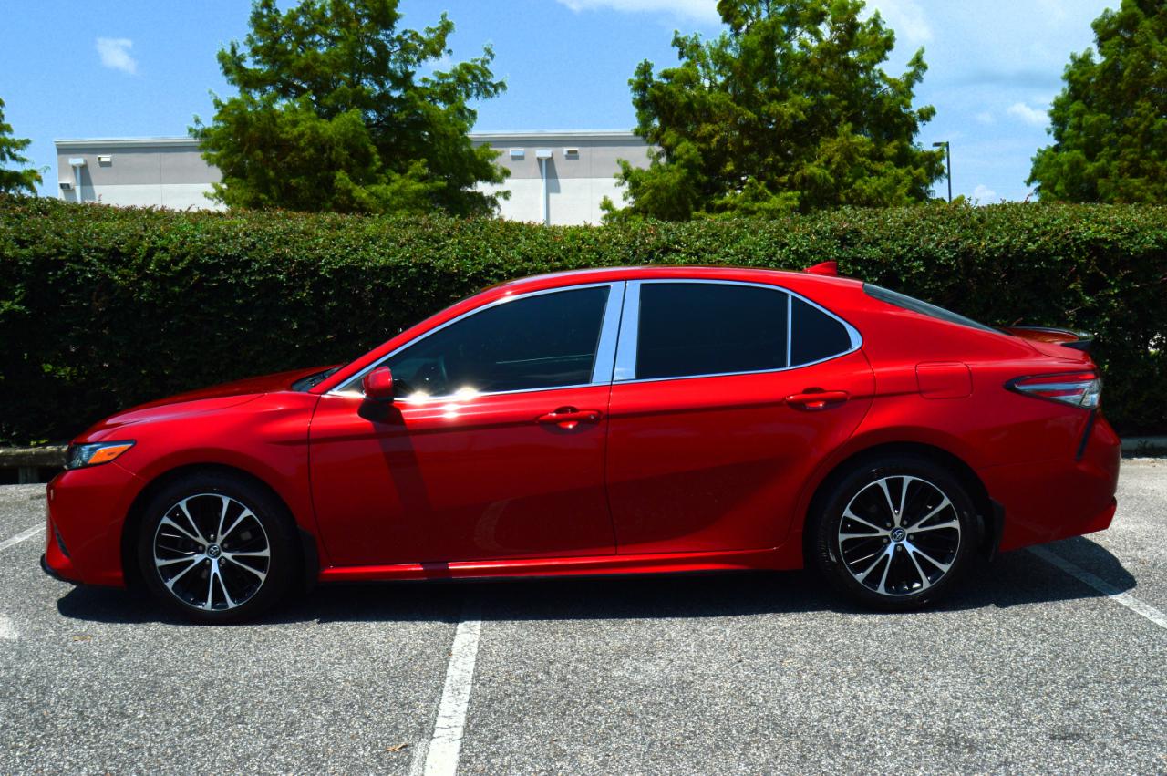 Toyota Camry SE 2019