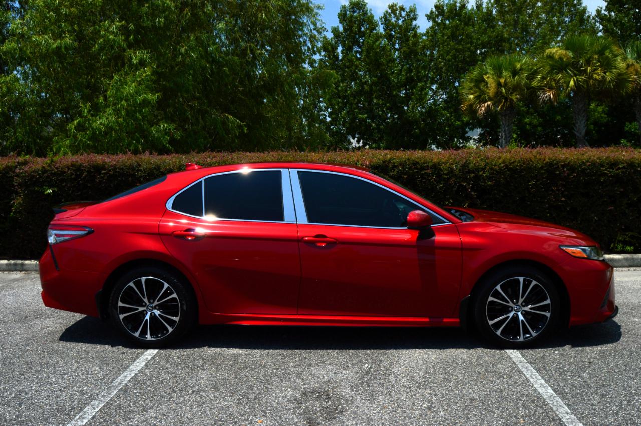 Toyota Camry SE 2019