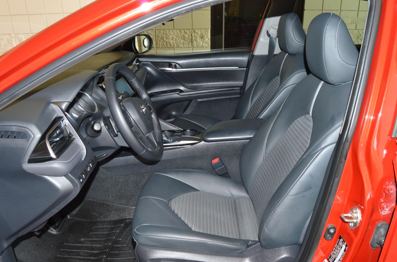 Toyota Camry SE 2019