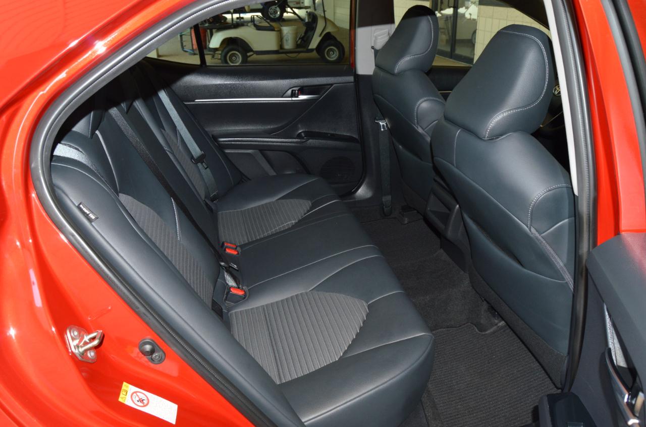 Toyota Camry SE 2019