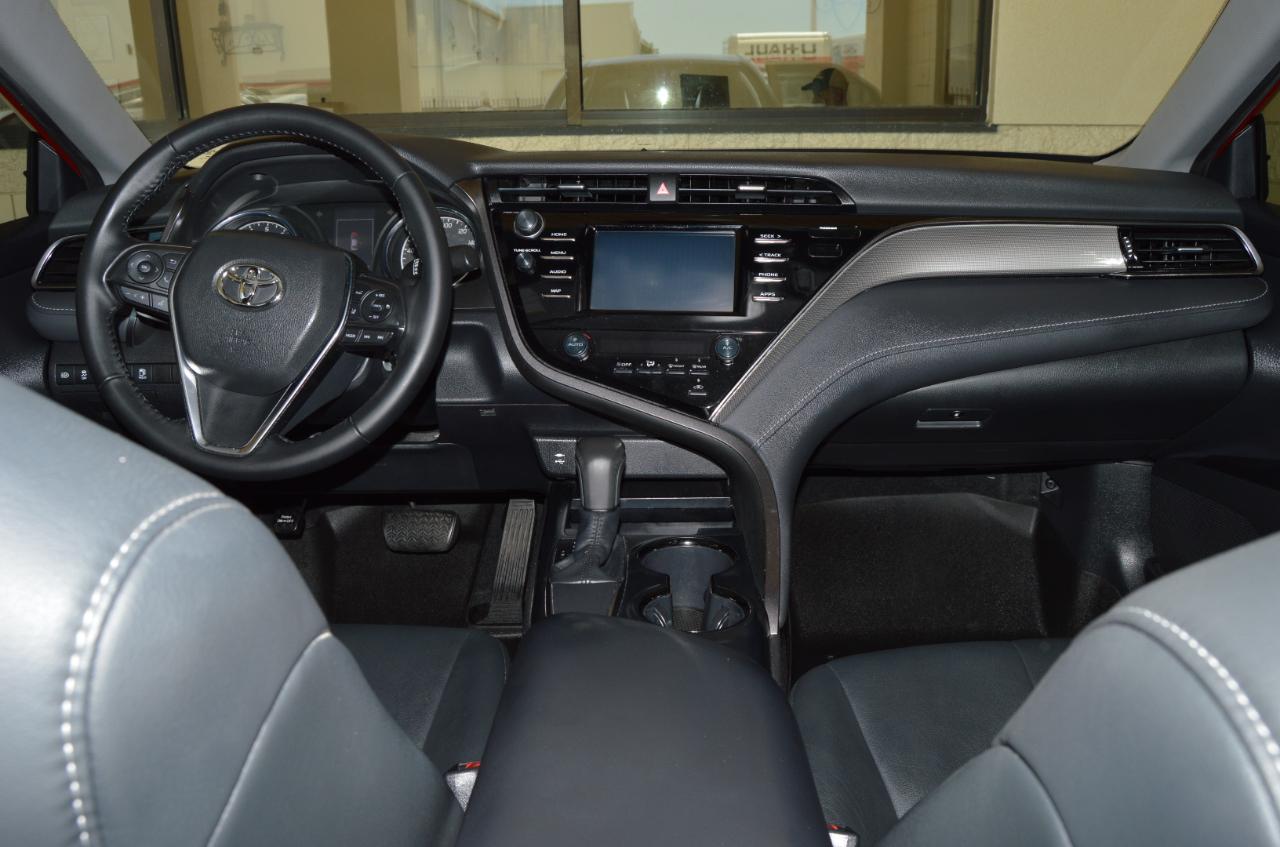 Toyota Camry SE 2019
