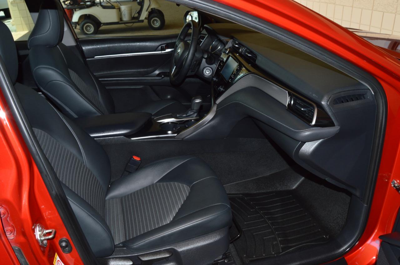 Toyota Camry SE 2019