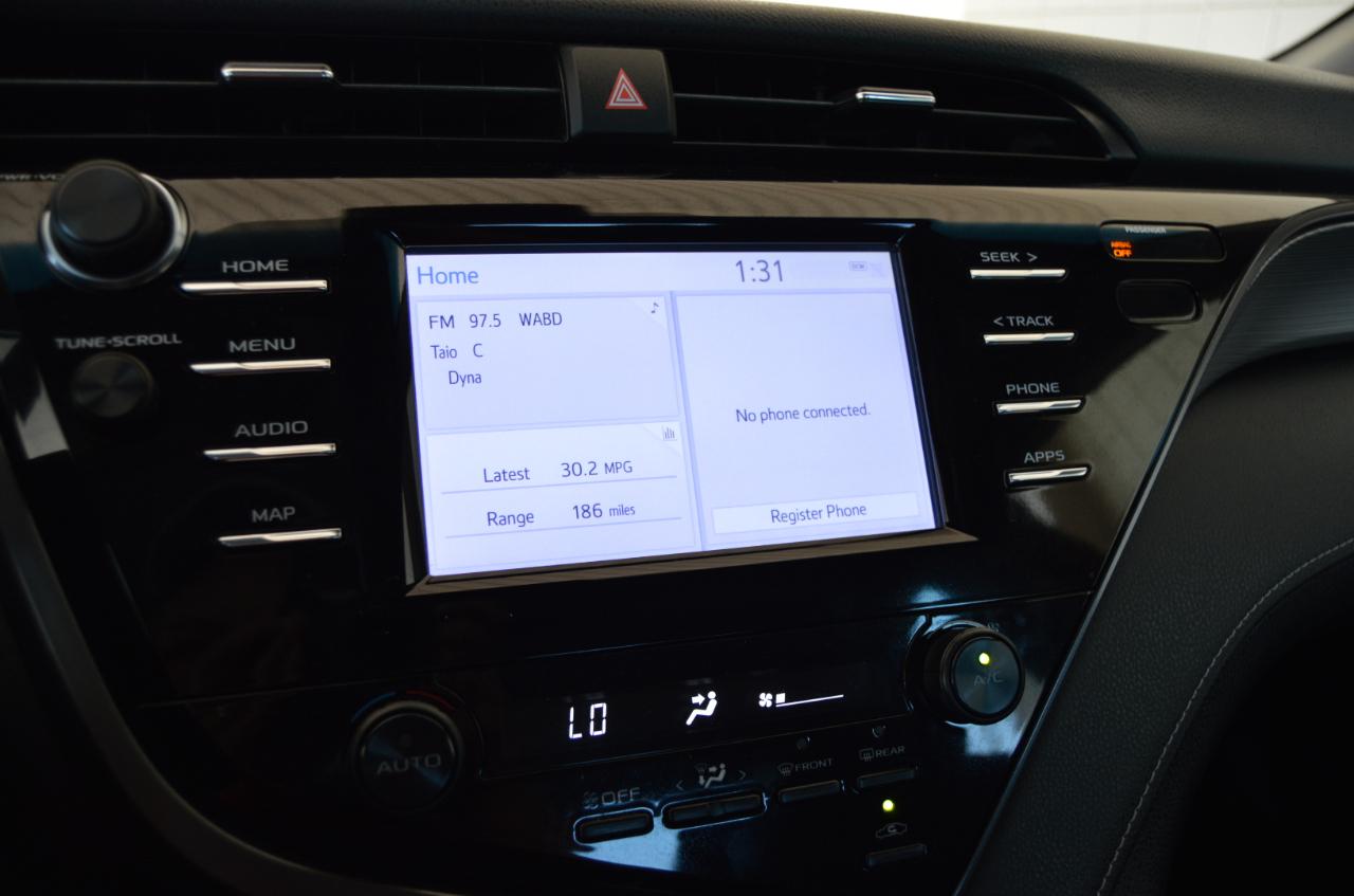 Toyota Camry SE 2019