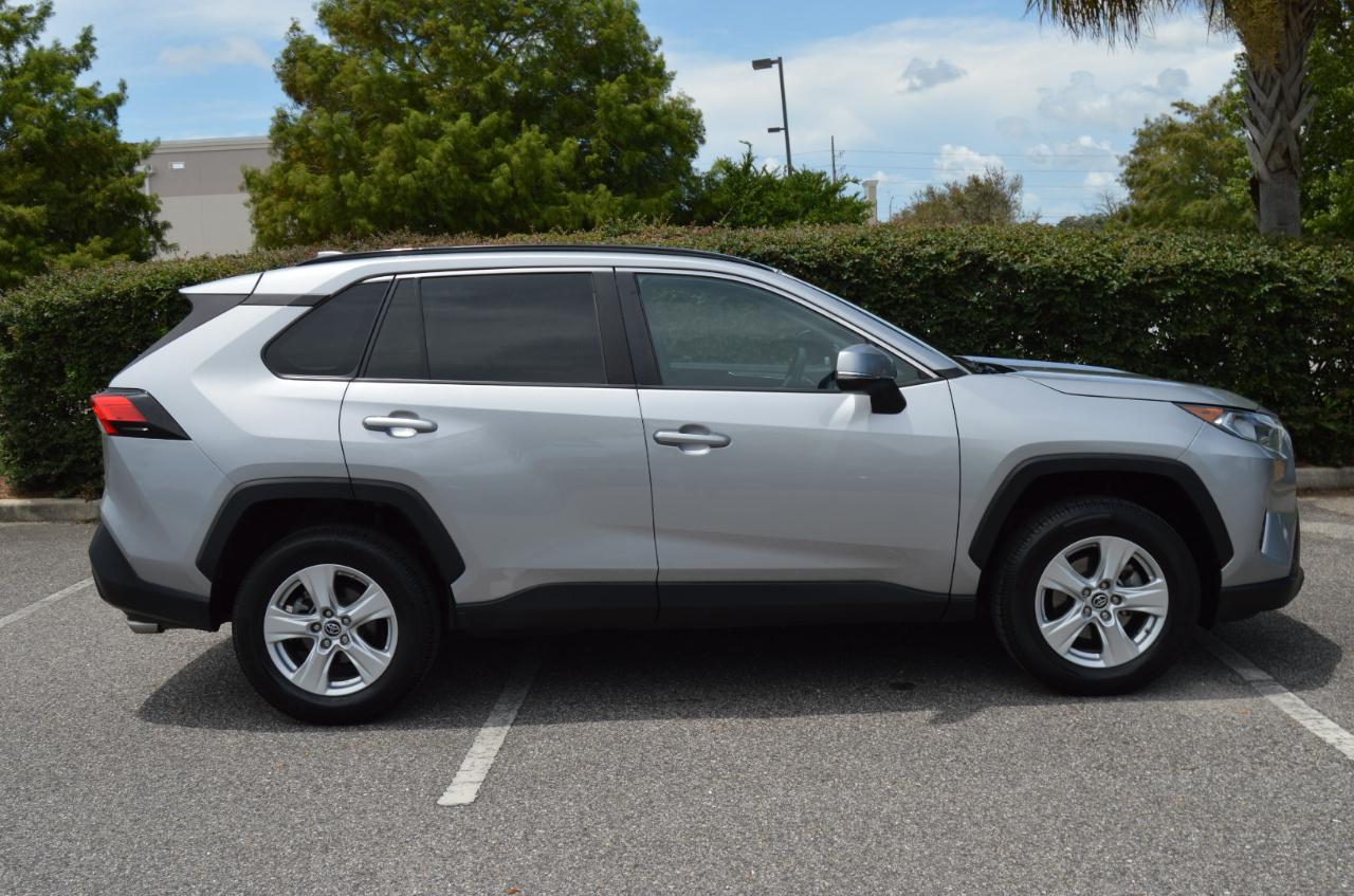 Toyota RAV4 XLE 2019