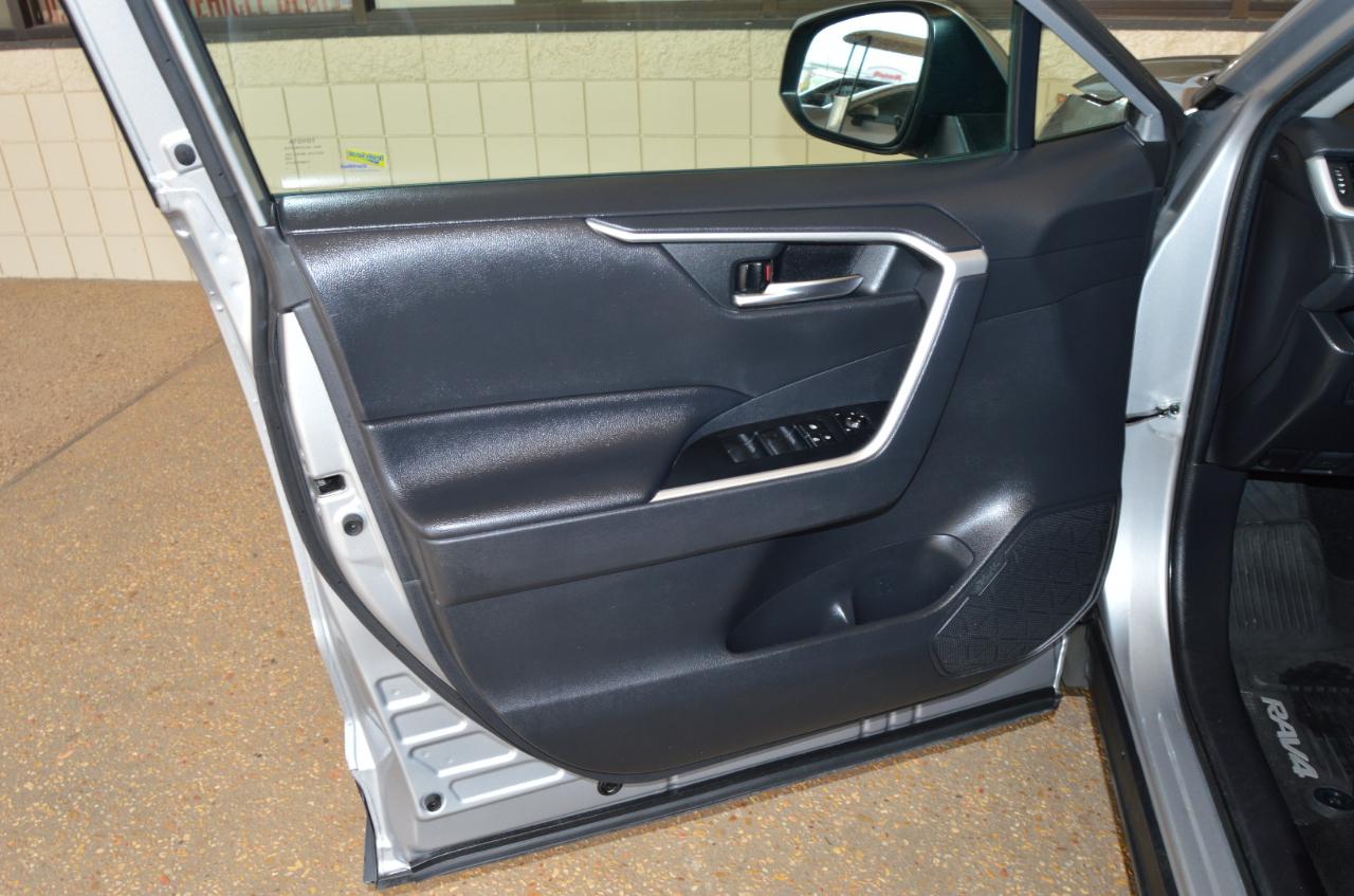 Toyota RAV4 XLE 2019