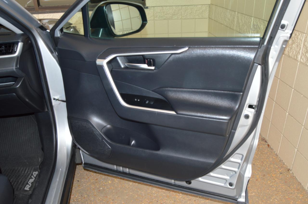 Toyota RAV4 XLE 2019