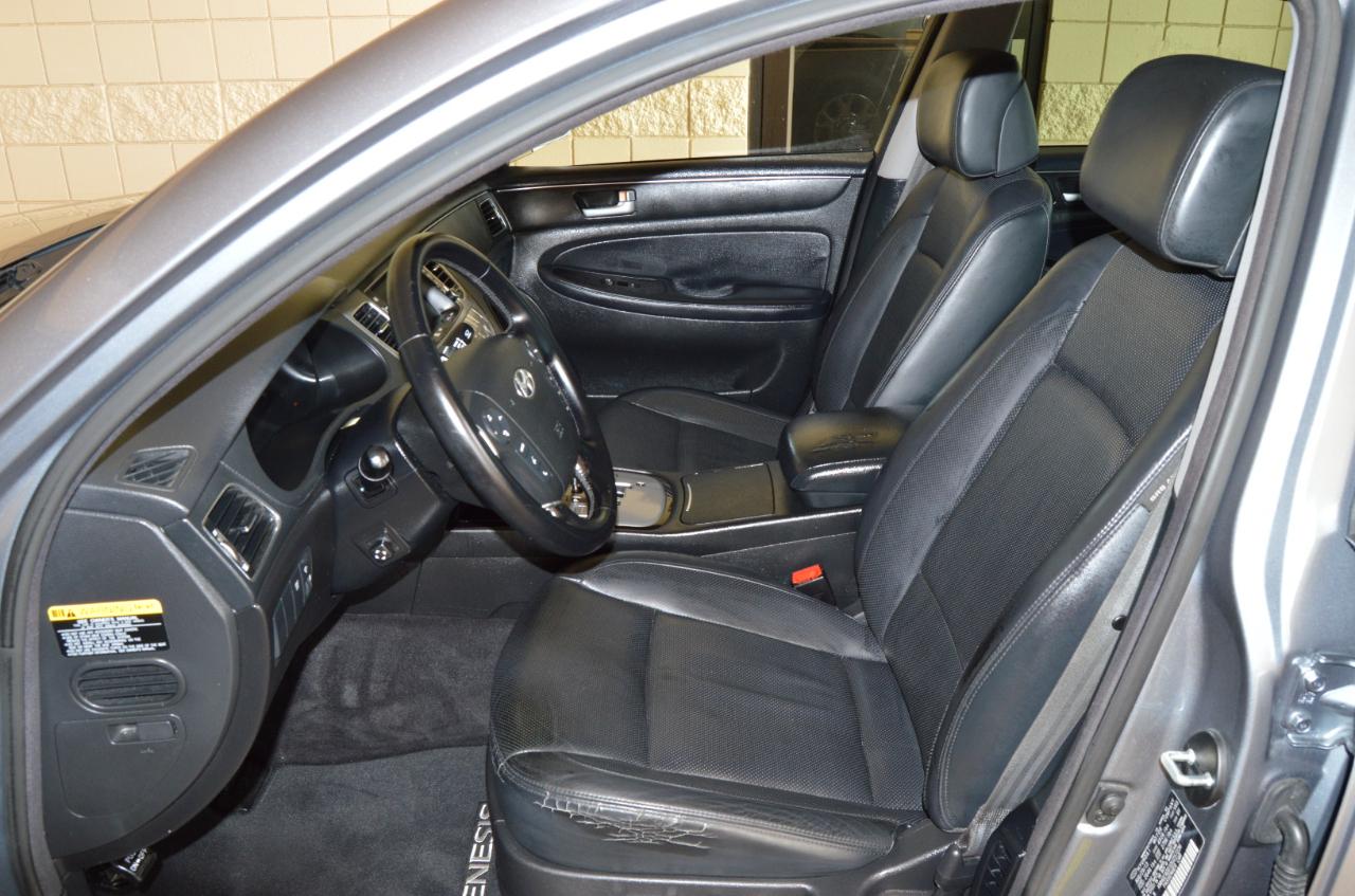 Hyundai Genesis 3.8L 2013