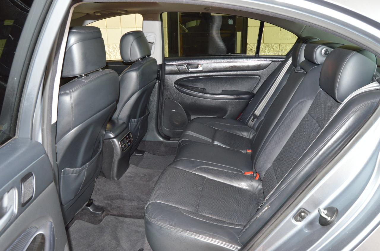 Hyundai Genesis 3.8L 2013