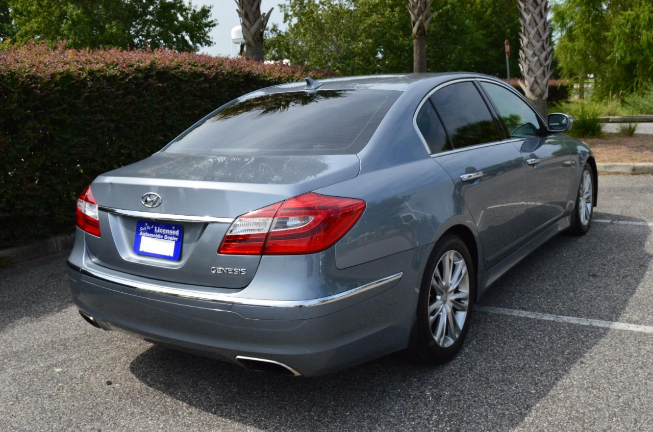 Hyundai Genesis 3.8L 2013