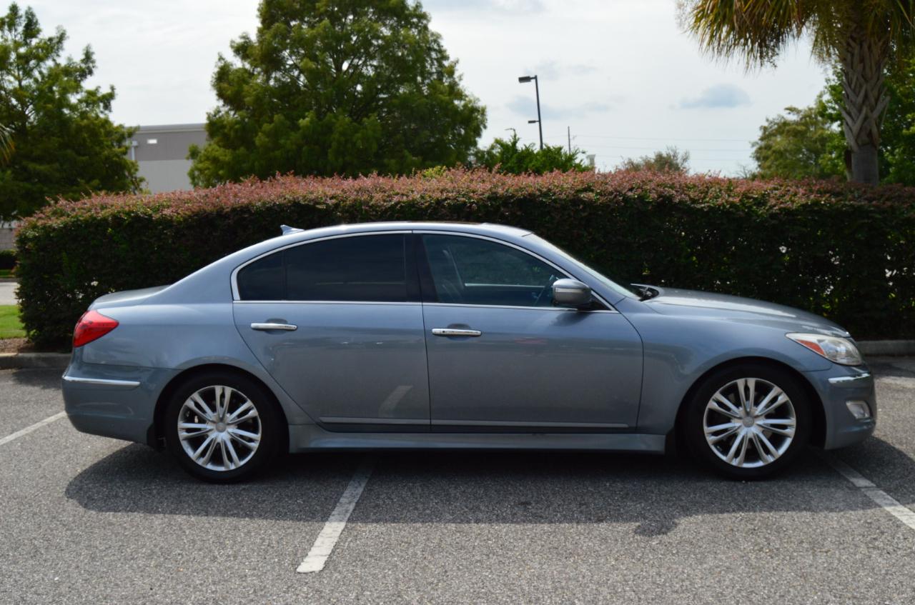 Hyundai Genesis 3.8L 2013