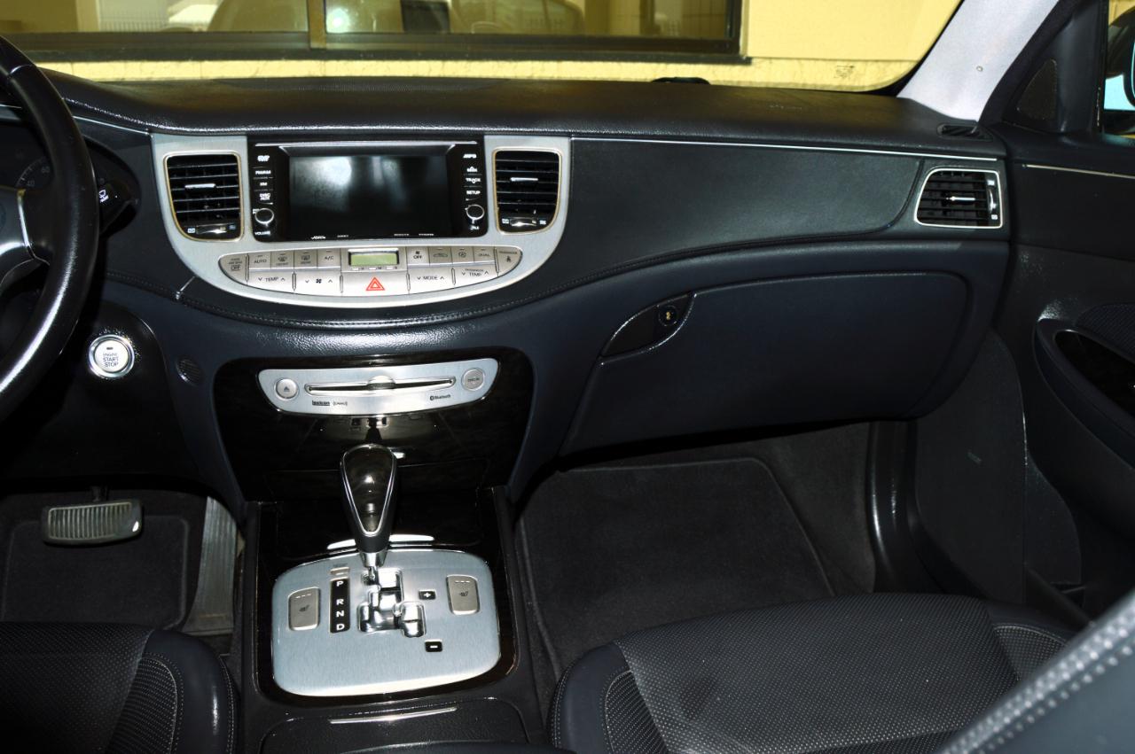 Hyundai Genesis 3.8L 2013