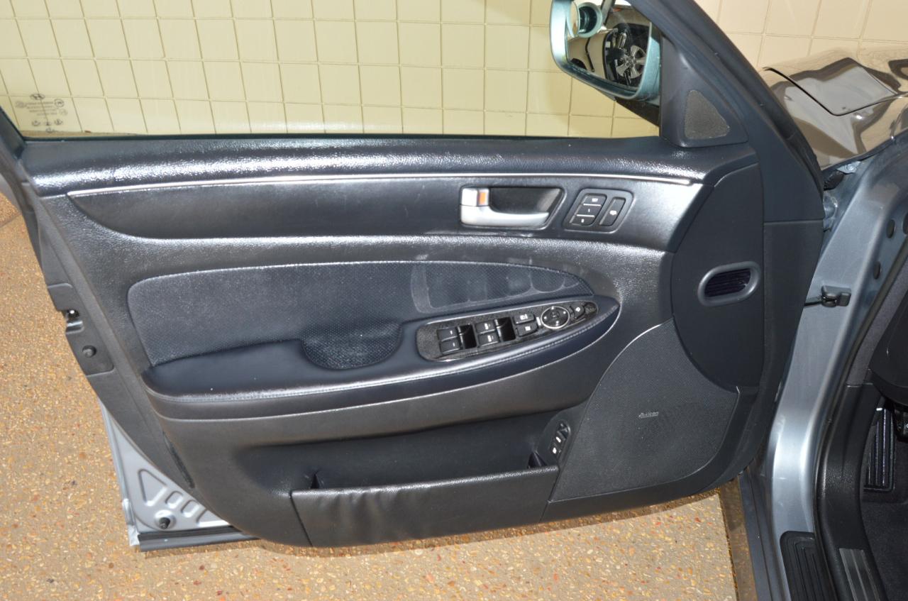 Hyundai Genesis 3.8L 2013